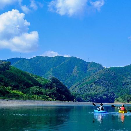 四万十川まで歩いて行ける 一棟まるっと貸し切りの宿 Gu Shimanto  Eksteriør billede